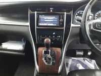 Toyota HARRIER лот № 30515 оценка 4  с аукциона в Японии 8