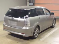Toyota WISH лот № 2234 оценка 4  с аукциона в Японии 1