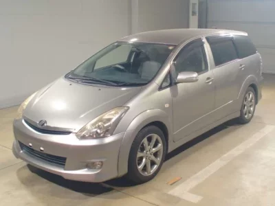 Toyota WISH  с аукциона в Японии