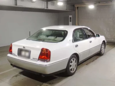 Toyota CROWN  с аукциона в Японии