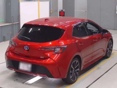 Toyota COROLLA SPORT  с аукциона в Японии