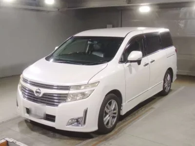 Nissan ELGRAND  с аукциона в Японии