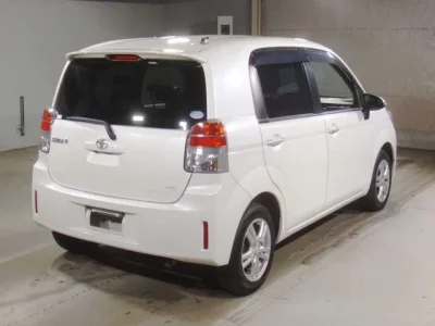 Toyota SPADE  с аукциона в Японии