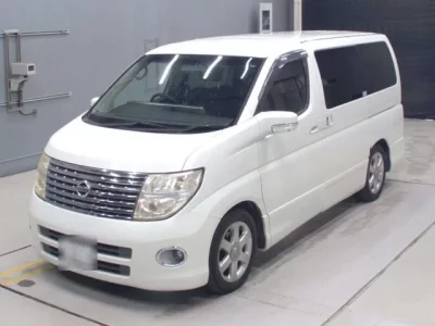 Nissan ELGRAND  с аукциона в Японии