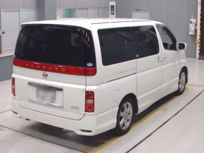 Nissan ELGRAND  с аукциона в Японии