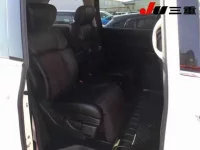 Nissan ELGRAND лот № 3561 оценка 4  с аукциона в Японии 4