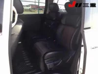 Nissan ELGRAND лот № 3561 оценка 4  с аукциона в Японии 9