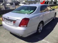 Toyota CROWN лот № 1028 оценка R  с аукциона в Японии 5