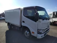 Toyota DYNA лот № 8664 оценка 3.5  с аукциона в Японии 1