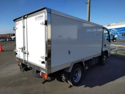 Toyota DYNA  с аукциона в Японии