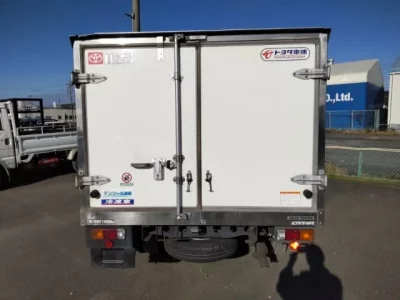 Toyota DYNA  с аукциона в Японии