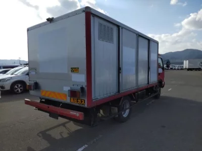 Toyota DYNA  с аукциона в Японии