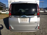 Toyota NOAH лот № 3130 оценка 3.5  с аукциона в Японии 3