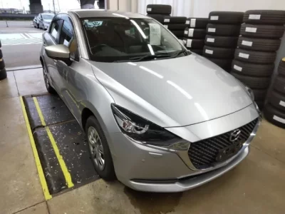 Mazda MAZDA2  с аукциона в Японии