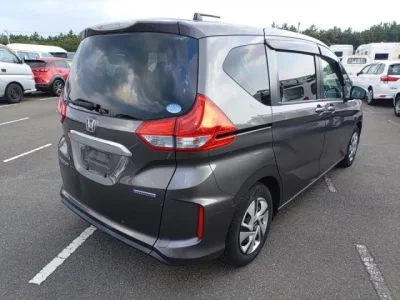 Honda FREED  с аукциона в Японии