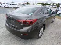 Mazda AXELA лот № 3086 оценка 4  с аукциона в Японии 2