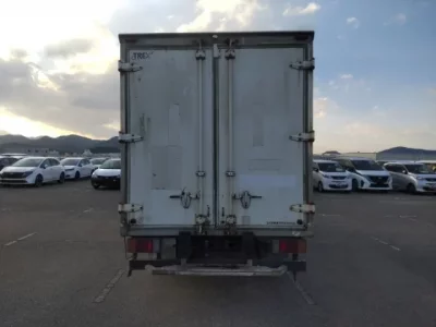 Isuzu ELF  с аукциона в Японии