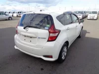 Nissan NOTE лот № 1231 оценка 3.5  с аукциона в Японии 1