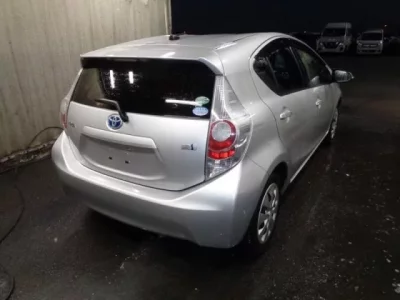 Toyota AQUA  с аукциона в Японии