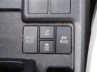 Toyota COROLLA AXIO лот № 127 оценка R  с аукциона в Японии 9