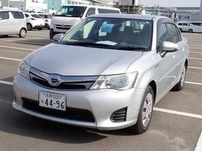 Toyota COROLLA AXIO  с аукциона в Японии