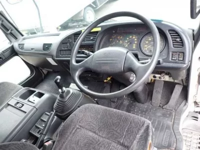 Isuzu FORWARD  с аукциона в Японии