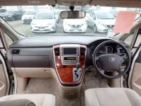 Toyota ALPHARD лот № 58 оценка 3.5  с аукциона в Японии 2