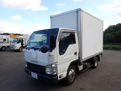 Isuzu ELF  с аукциона в Японии
