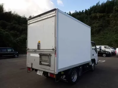 Isuzu ELF  с аукциона в Японии