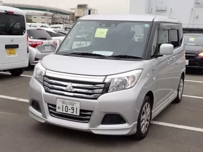 Mitsubishi DELICA D2