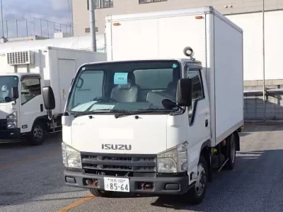 Isuzu ELF  с аукциона в Японии