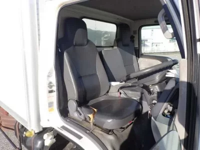 Isuzu ELF  с аукциона в Японии