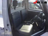 Nissan CLIPPER TRUCK лот № 8091 оценка 3.5  с аукциона в Японии 4