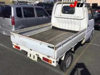 Suzuki CARRY TRUCK лот № 8107 оценка 3.5  с аукциона в Японии 4