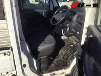 Suzuki CARRY TRUCK лот № 8123 оценка 3.5  с аукциона в Японии 3