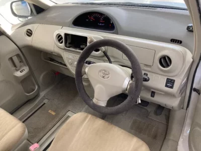 Toyota PORTE  с аукциона в Японии