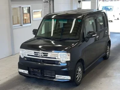 Toyota PIXIS SPACE  с аукциона в Японии