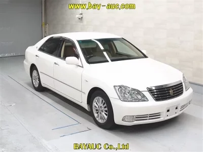 Toyota CROWN  с аукциона в Японии