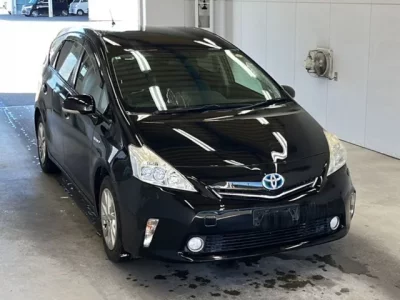 Toyota PRIUS ALPHA  с аукциона в Японии
