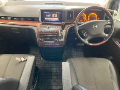 Nissan ELGRAND  с аукциона в Японии
