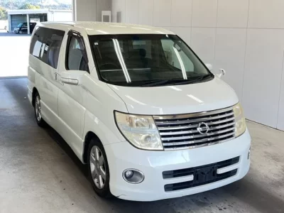 Nissan ELGRAND  с аукциона в Японии