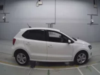 Volkswagen POLO лот № 38020 оценка 5  с аукциона в Японии 2