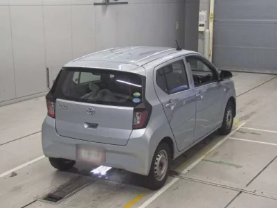 Toyota PIXIS EPOCH  с аукциона в Японии