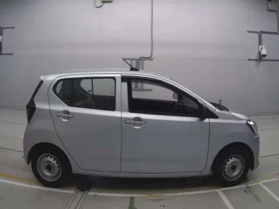 Toyota PIXIS EPOCH  с аукциона в Японии