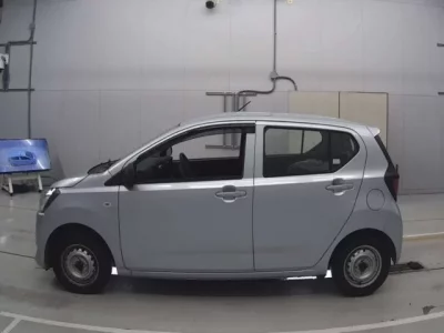 Toyota PIXIS EPOCH  с аукциона в Японии