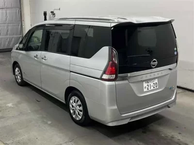 Nissan SERENA  с аукциона в Японии