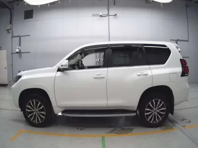 Toyota LAND CRUISER PRADO  с аукциона в Японии