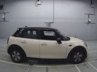 BMW MINI лот № 38056 оценка 4  с аукциона в Японии 2