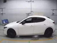 Mazda MAZDA3 лот № 33052 оценка 4.5  с аукциона в Японии 3