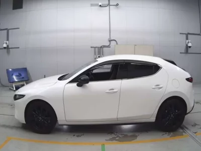 Mazda MAZDA3  с аукциона в Японии